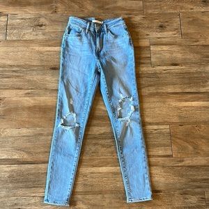 Distressed high rise Levi’s